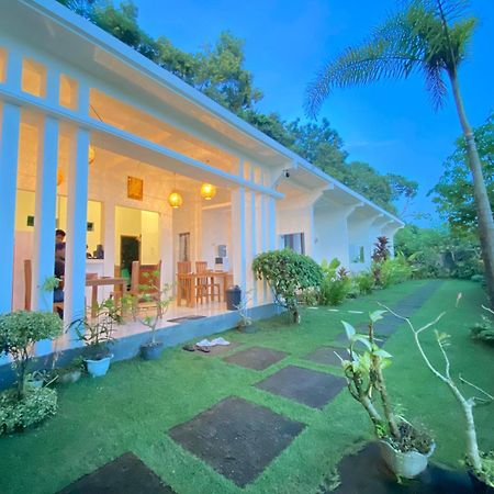 The Hill View Lombok Hotel Kuta  Exterior photo