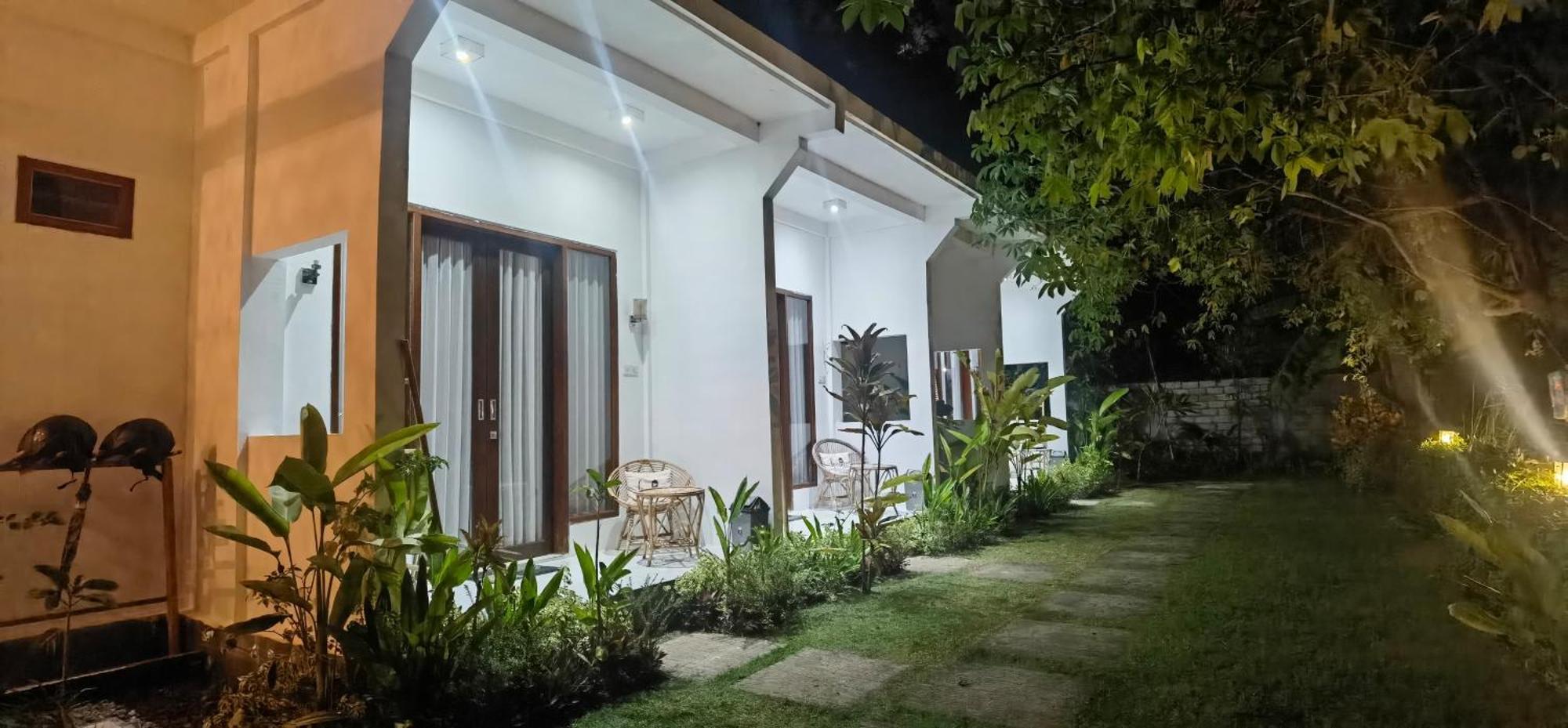 The Hill View Lombok Hotel Kuta  Exterior photo